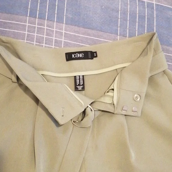 Short pants - Picture 3 of 4